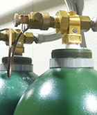ガス系消火設備の容器弁点検
